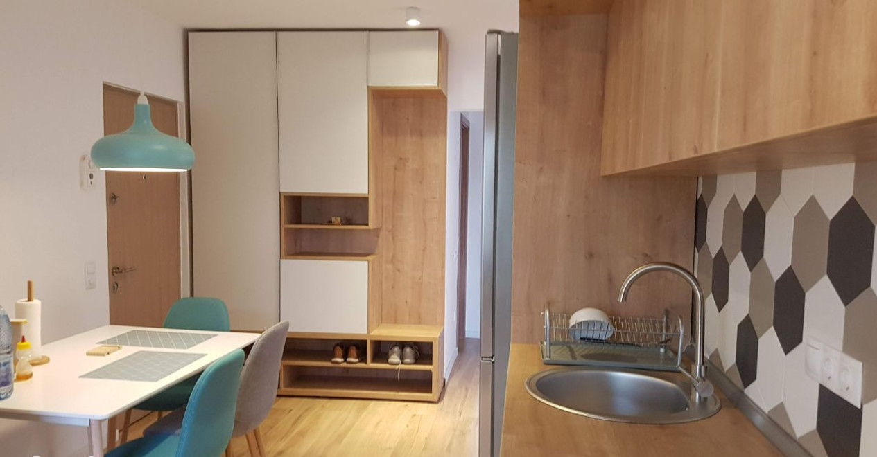 INCHIRIERE Apartament 3 camere decomandate modern - Zona foarte buna