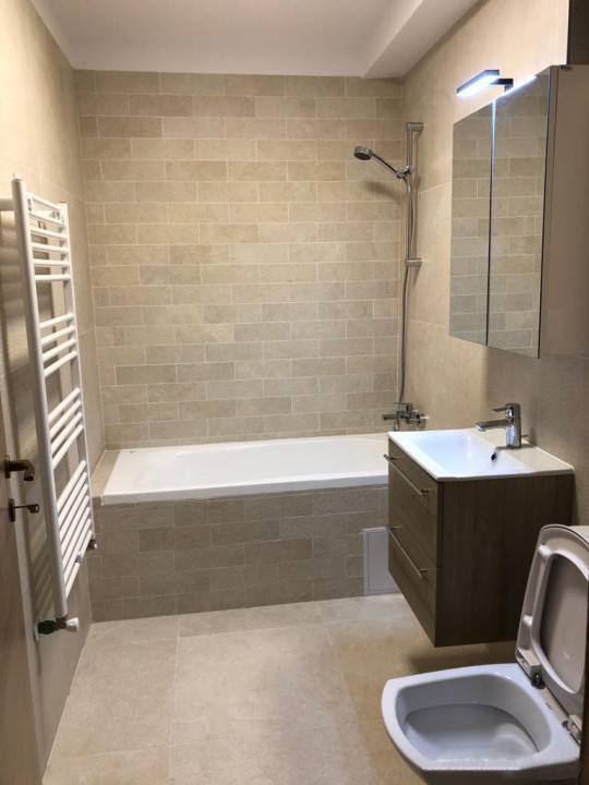 Inchiriere casa cu 3 camere pe 2 nivele