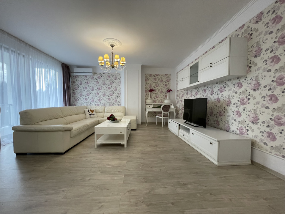 Inchiriere 3 camere in Riviera Luxury
