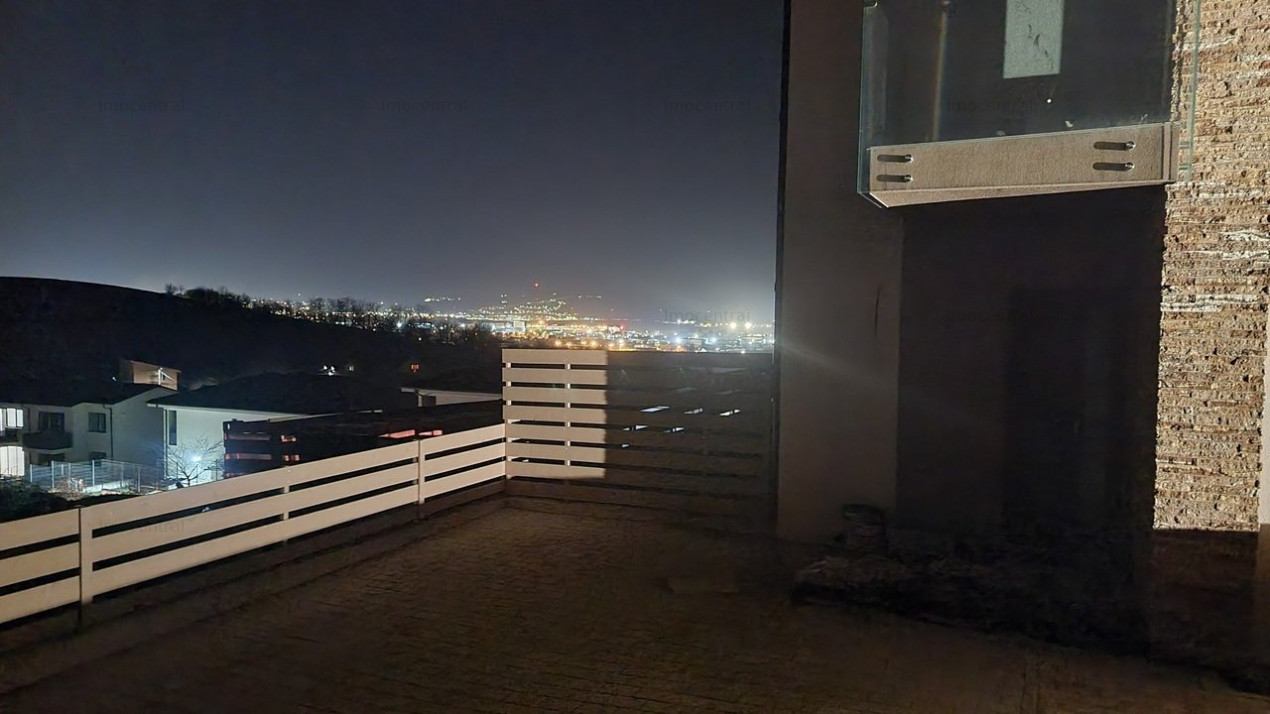 Casa moderna, cu gradina si loc de parcare in Dezmir