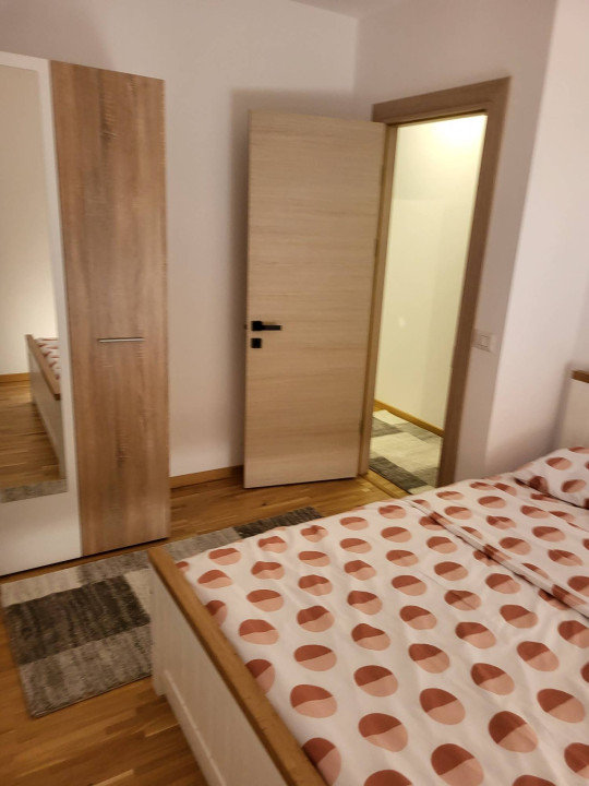 Inchiriere 3 camere pe 2 nivele in Piata Mihai Viteazu