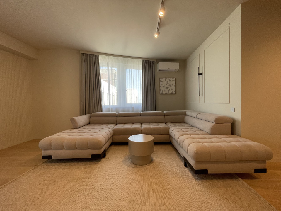 Prima închiriere! 2 camere ultrafinisat cu terasă și parcare