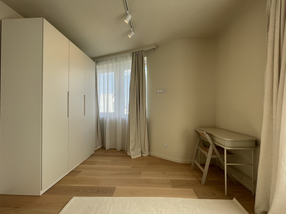 Prima închiriere! 2 camere ultrafinisat cu terasă și parcare