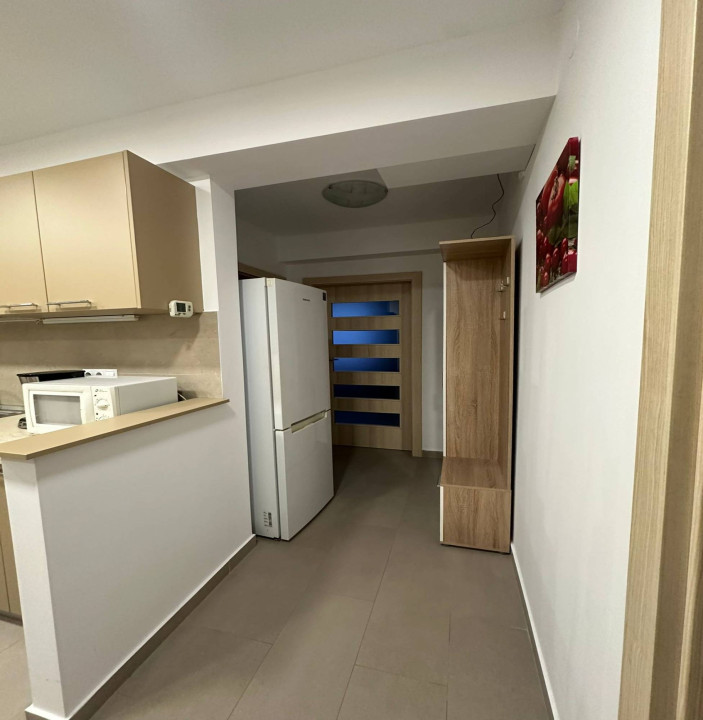 Apartament spatios, 2 camere decomandate cu parcare - Centru
