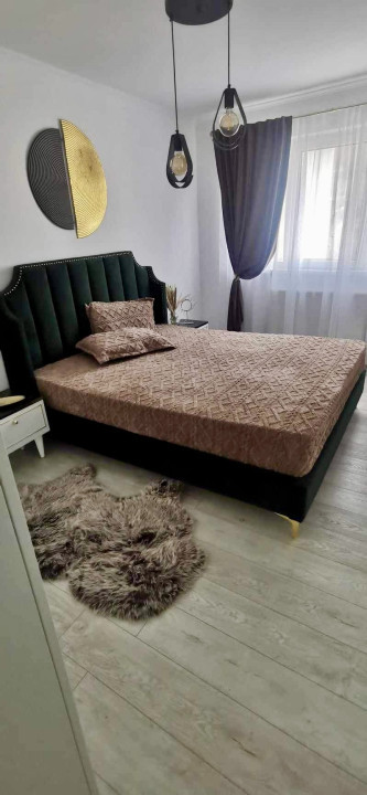 Apartment cu 3 camere, renovat, prima închiriere