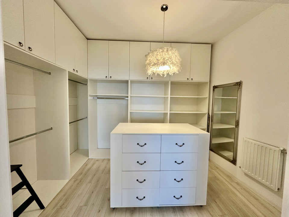 Apartament spațios, priveliște superba, zona Grand Hotel Italia