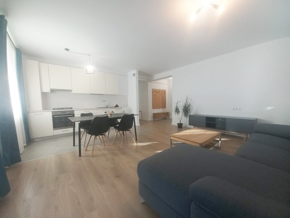 Apartament spațios, 3 camere, parcare inclusă, Europa