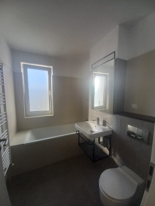 Apartament spațios, 3 camere, parcare inclusă, Europa