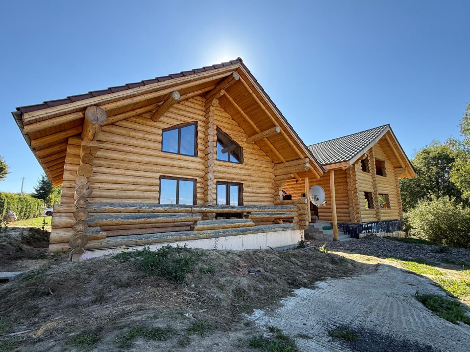 2 cabane de buștean, teren generos, moderne, Bălcești, Cluj