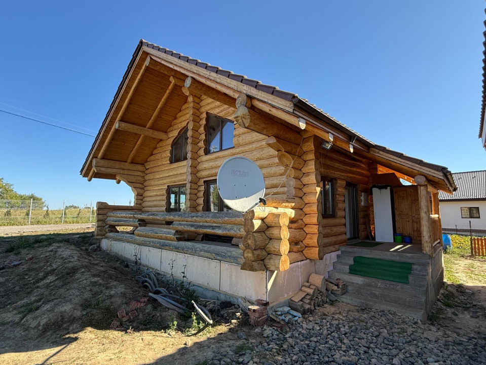 2 cabane de buștean, teren generos, moderne, Bălcești, Cluj