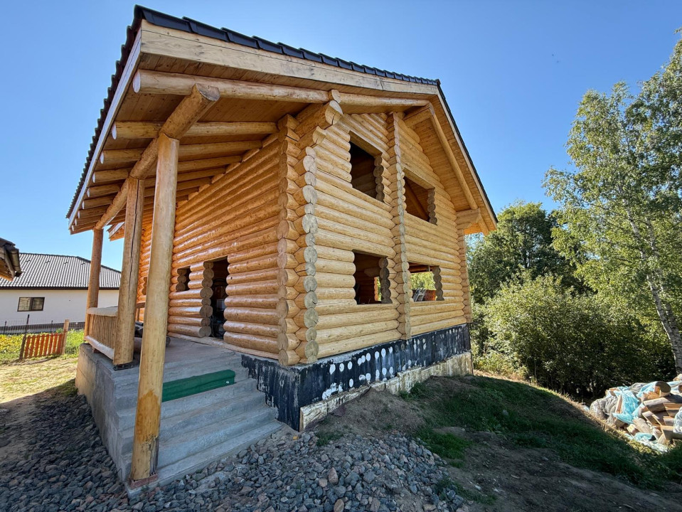 2 cabane de buștean, teren generos, moderne, Bălcești, Cluj