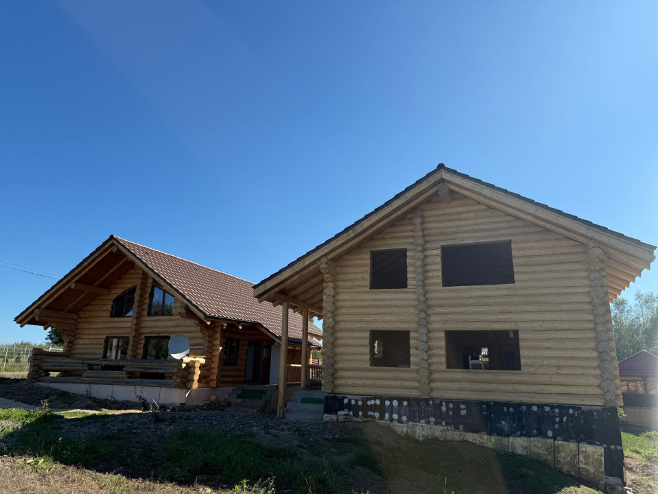 2 cabane de buștean, teren generos, moderne, Bălcești, Cluj