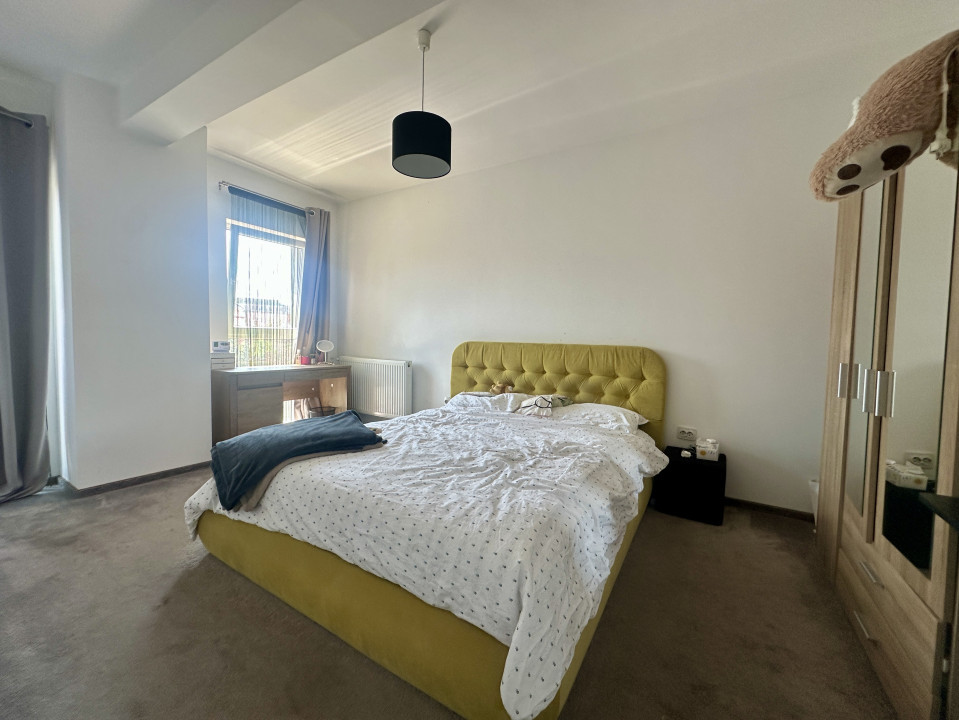 Apartament spațios, cu chiriași preluați, balcon și parcare – bloc din 2020