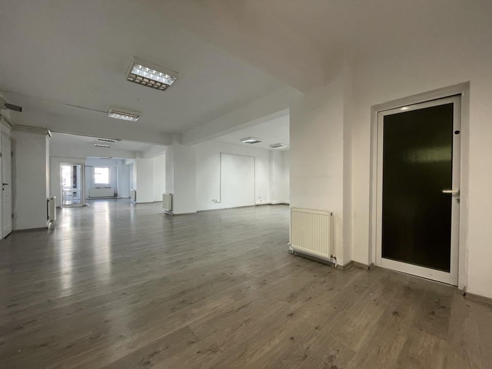 Spațiu birouri 200mp cu terasă 30mp și 2 parcări subterane