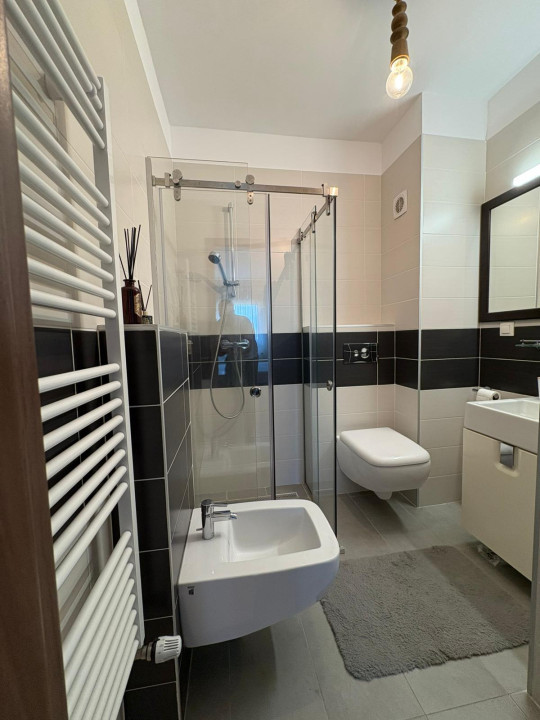 Apartament 3 camere decomandat – 75 mp + balcon 12 mp – prima închiriere