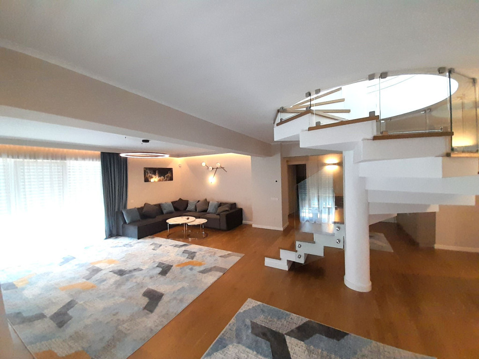 Apartament 3 camere mansardă – 55 mp, ultracentral, lângă Facultatea de Drept