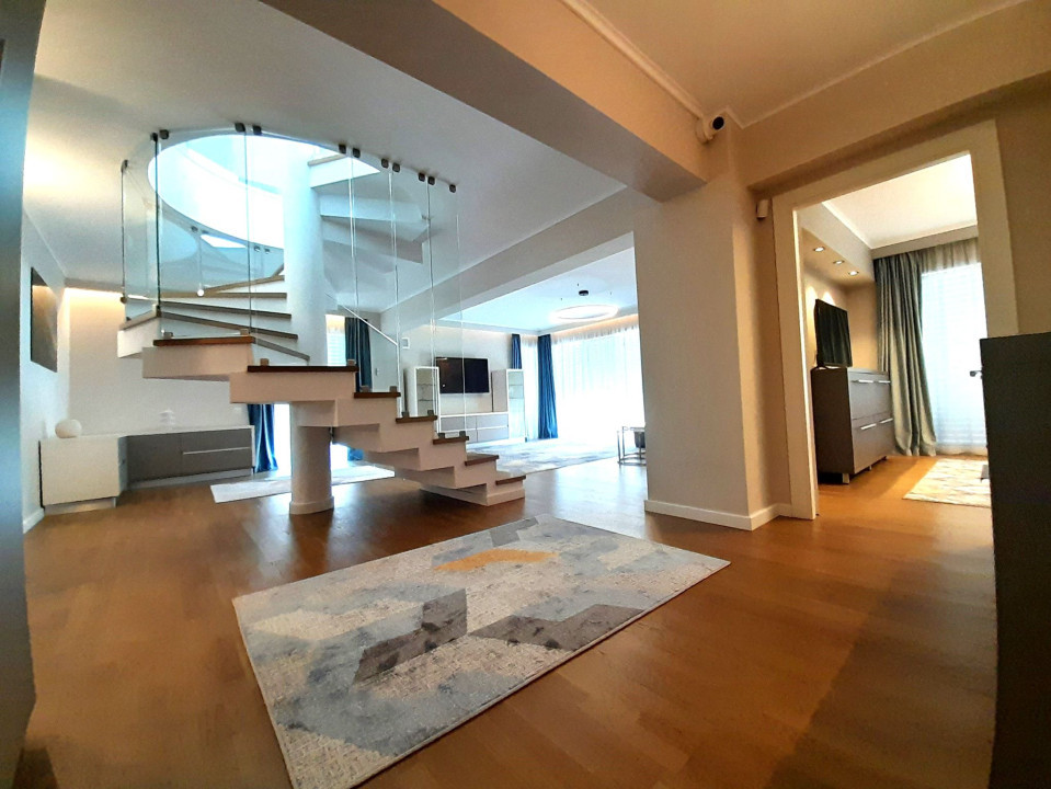Apartament 3 camere mansardă – 55 mp, ultracentral, lângă Facultatea de Drept