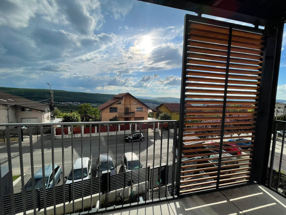 Apartament 4 camere, garaj și loc de joacă în curte privată
