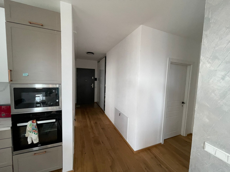 Apartament 4 camere, garaj și loc de joacă în curte privată