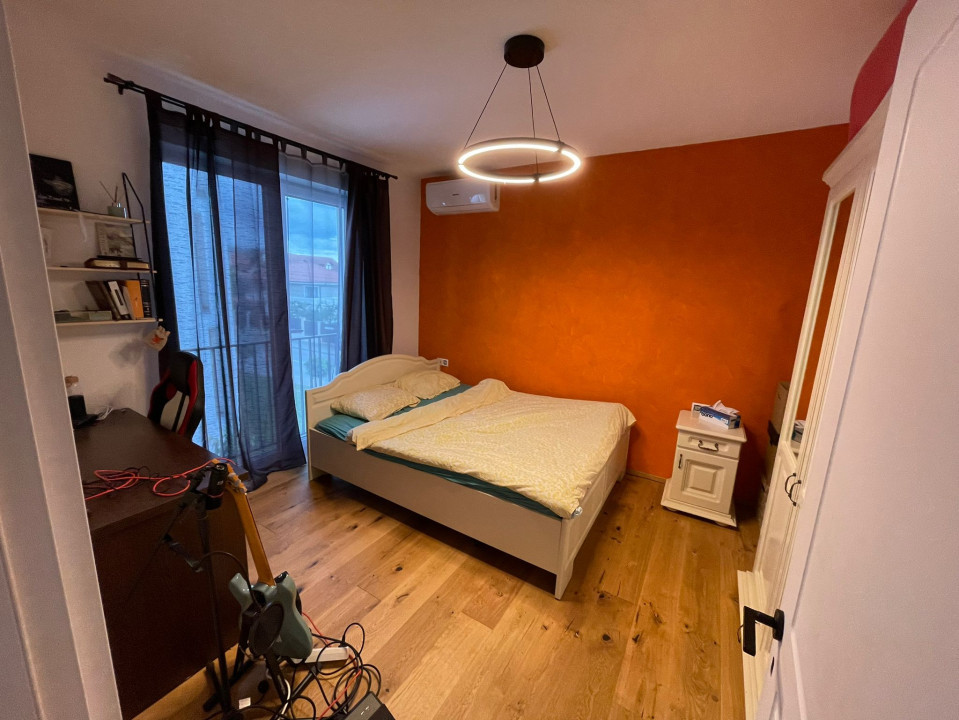Apartament 4 camere, garaj și loc de joacă în curte privată