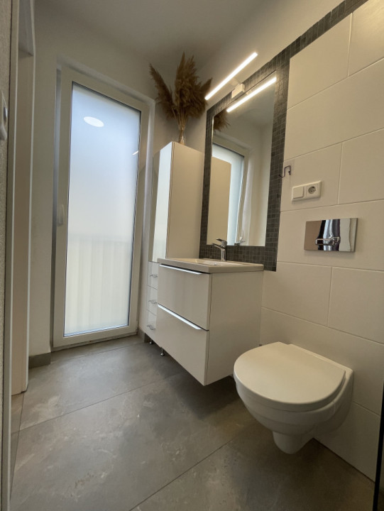 Apartament 4 camere, garaj și loc de joacă în curte privată