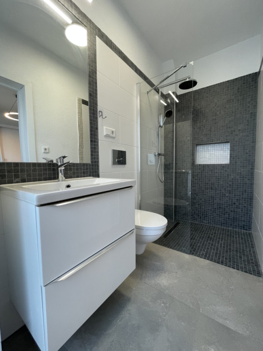 Apartament 4 camere, garaj și loc de joacă în curte privată