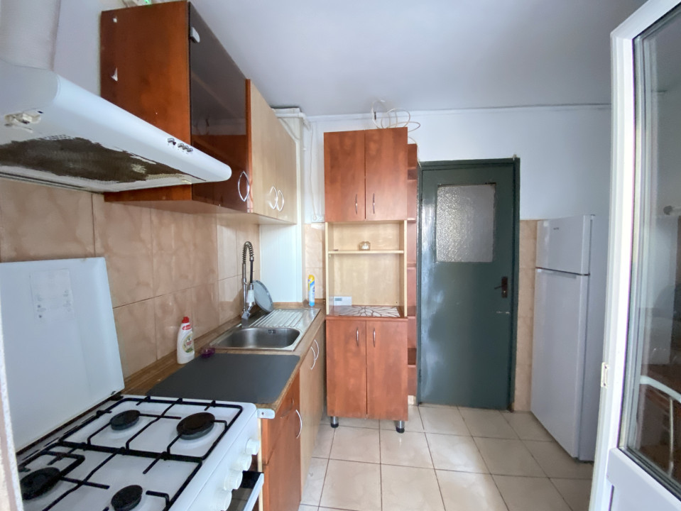 Inchiriere apartament spatios, 2 camere decomandate, zona Piata Marasti