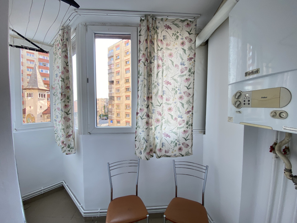Inchiriere apartament spatios, 2 camere decomandate, zona Piata Marasti