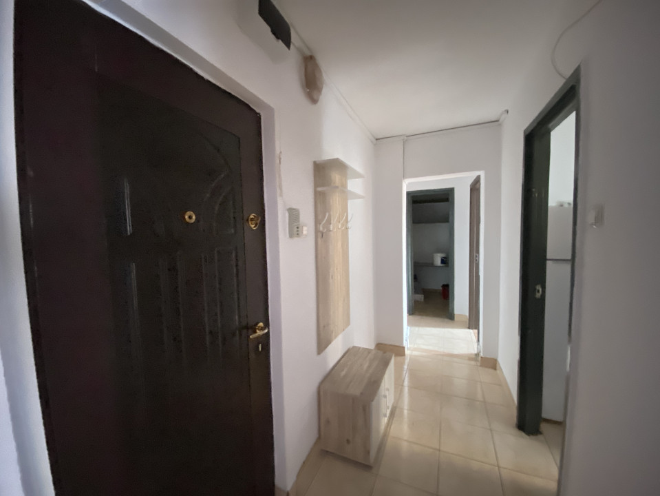 Inchiriere apartament spatios, 2 camere decomandate, zona Piata Marasti