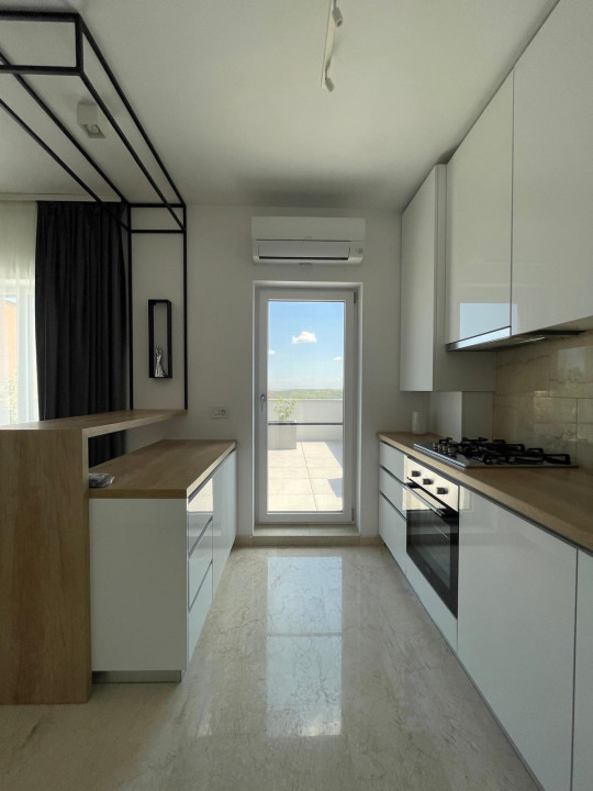 Apartament de lux, modern și spațios, 3 camere și terasă de 100mp, Buna Ziua