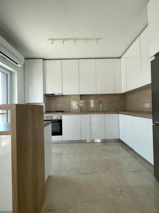 Apartament de lux, modern și spațios, 3 camere și terasă de 100mp, Buna Ziua