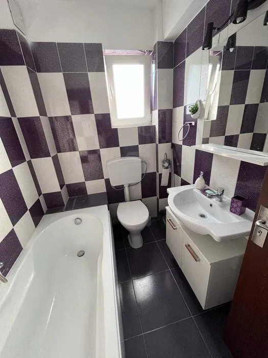 Apartament luminos, cu priveliște, 3 camere, Între Lacuri