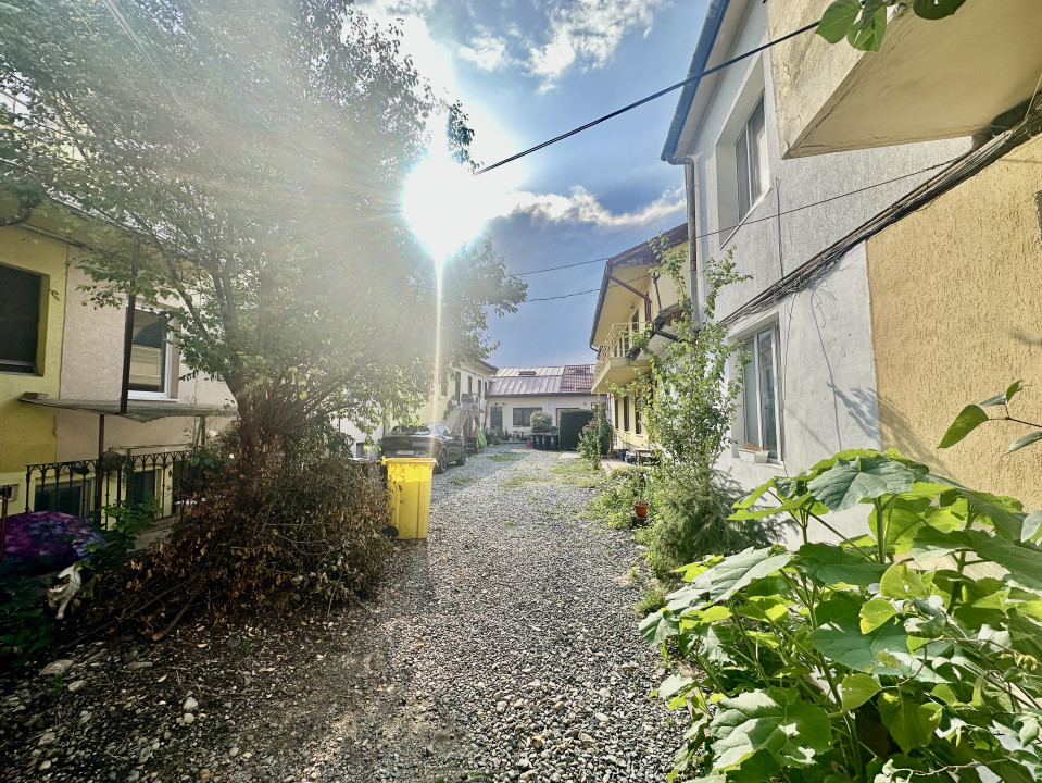 NOU! Apartament 2 camere, parter + pivniță, curte comună – str. Traian