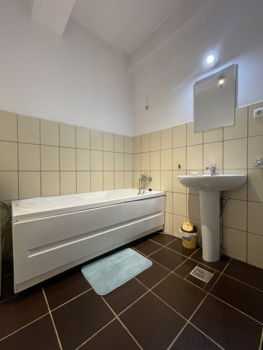 Garsonieră 40mp cu bucătărie separată lângă FSEGA și Iulius Mall