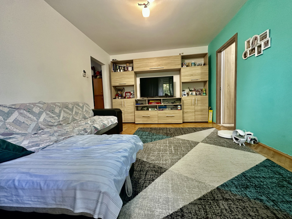 Apartament luminos cu 3 camere, decomandat, aproape de școli – 165.000 €