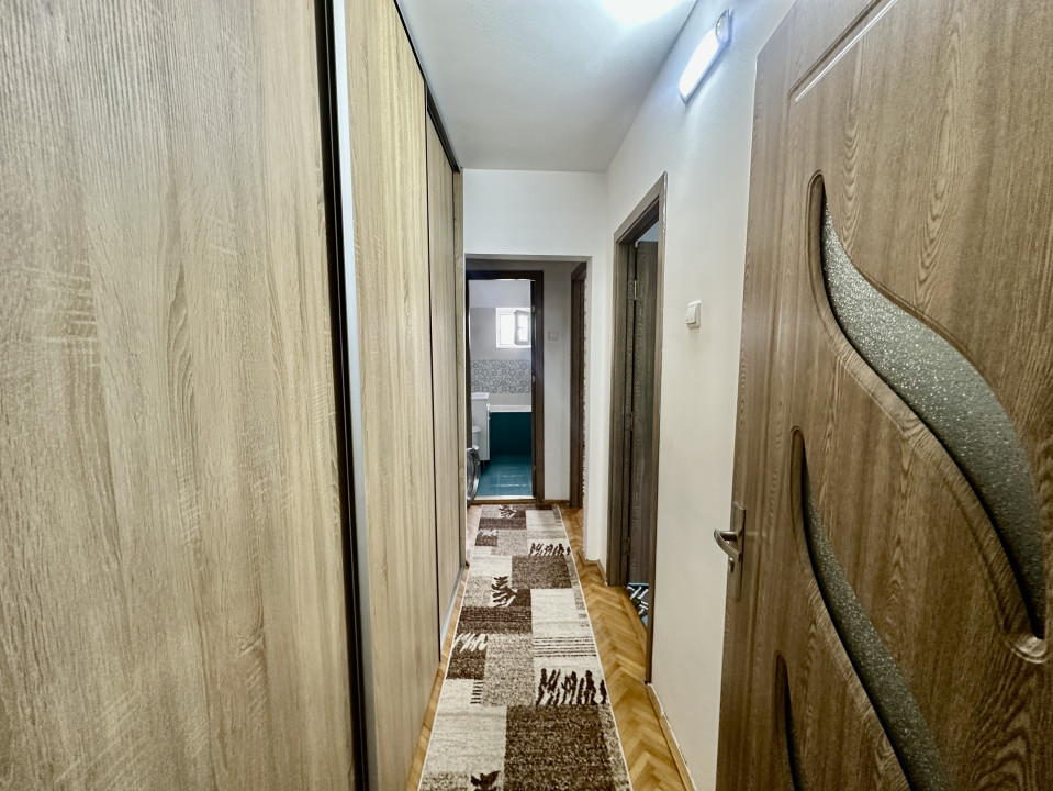 Apartament luminos cu 3 camere, decomandat, aproape de școli – 165.000 €