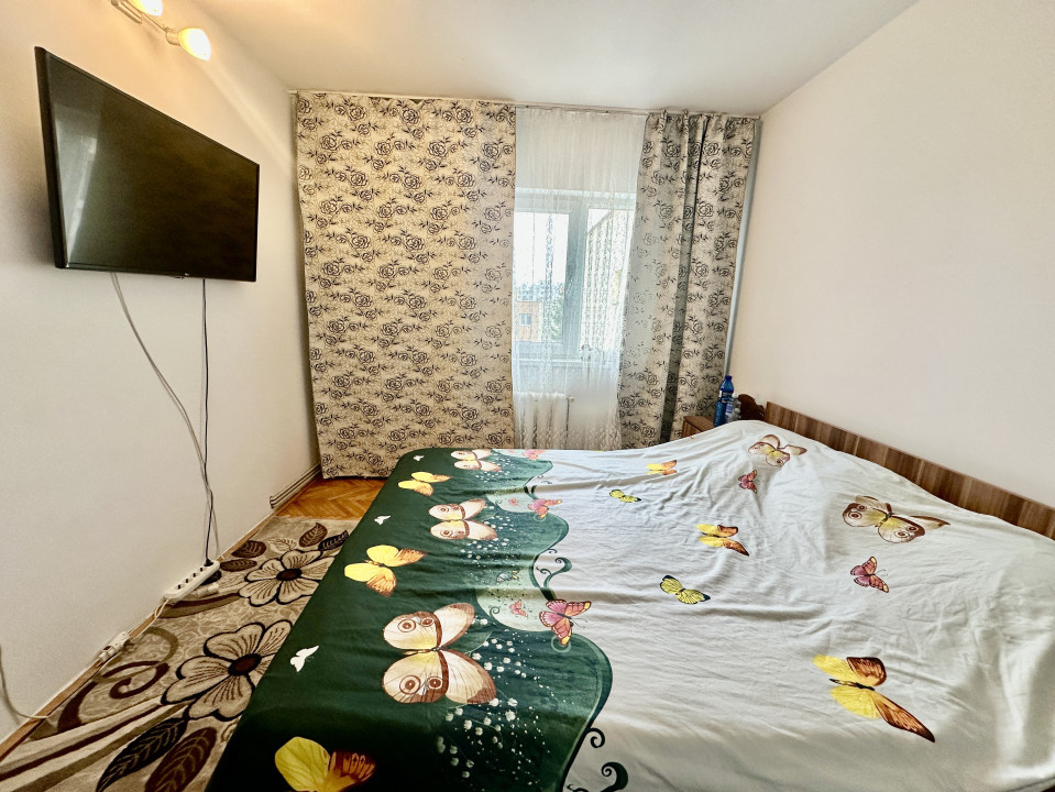 Apartament luminos cu 3 camere, decomandat, aproape de școli – 165.000 €