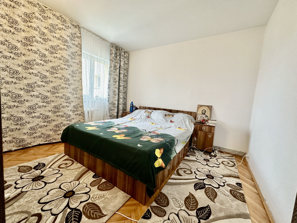 Apartament luminos cu 3 camere, decomandat, aproape de școli – 165.000 €