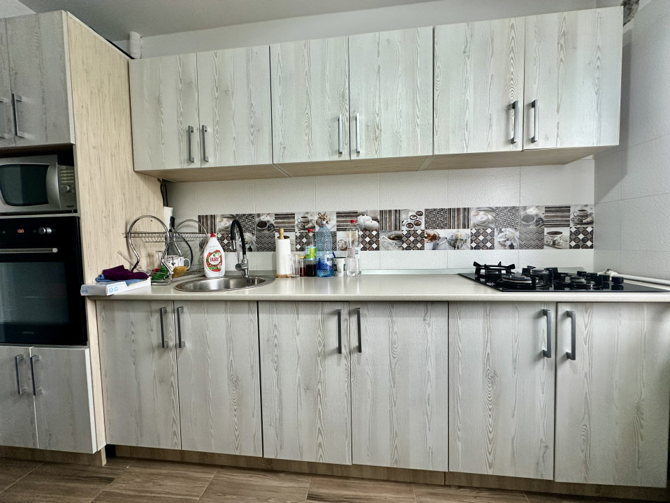 Apartament luminos cu 3 camere, decomandat, aproape de școli – 165.000 €