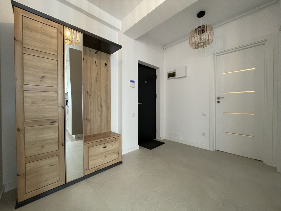 Prima închiriere 3 camere pe Alecu Russo