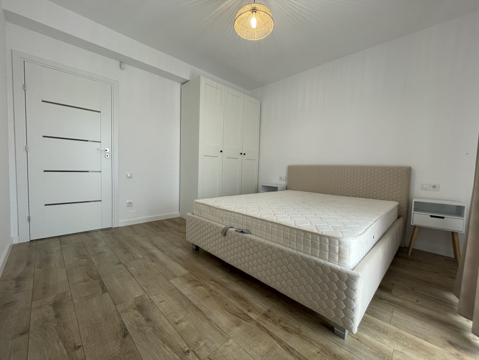 Prima închiriere 3 camere pe Alecu Russo