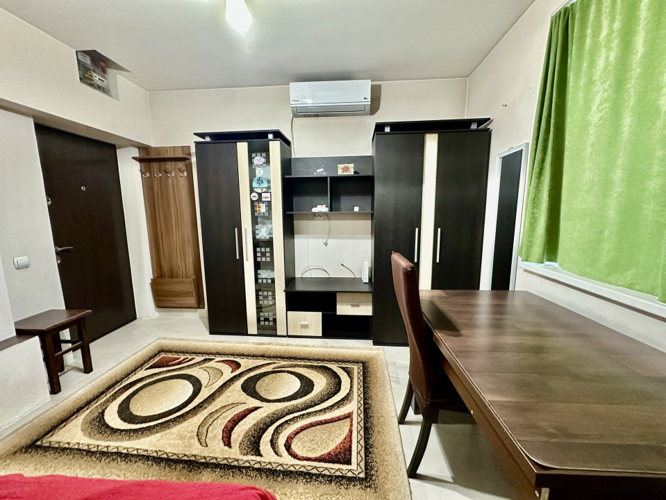 Garsoniera modernă cu bucătărie separată zona Fabricii