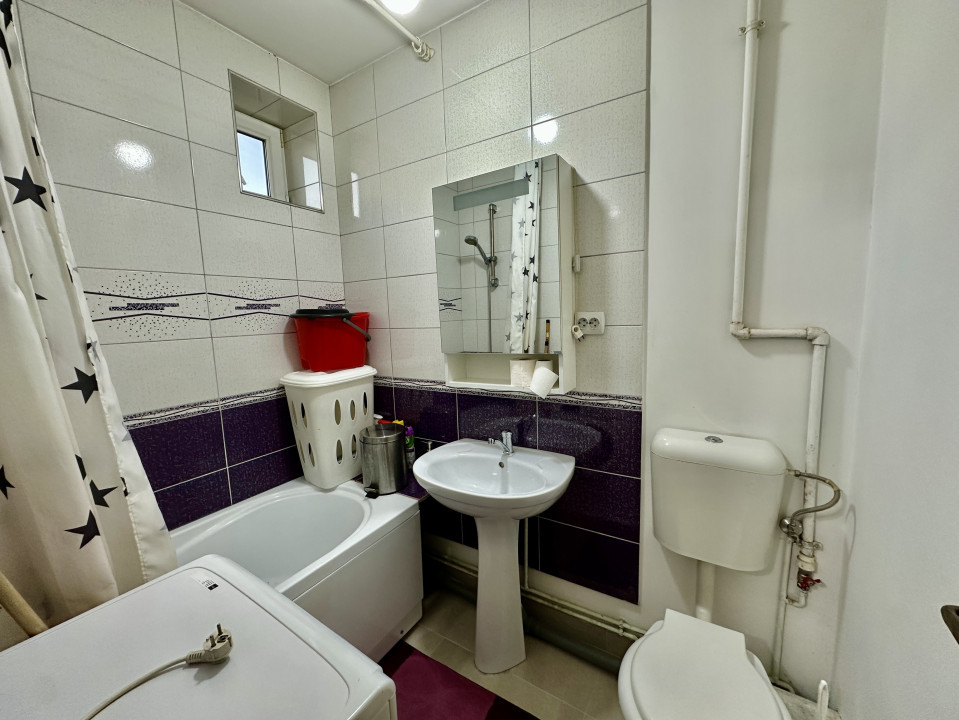 Garsoniera modernă cu bucătărie separată zona Fabricii