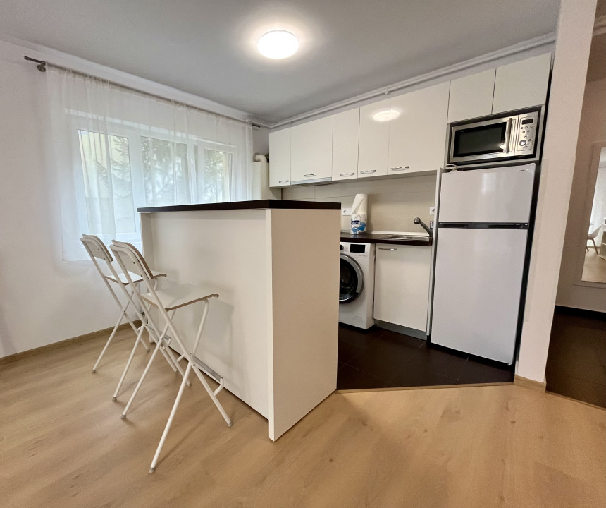 Apartament 3 camere la prima închiriere, proaspăt renovat în Zorilor