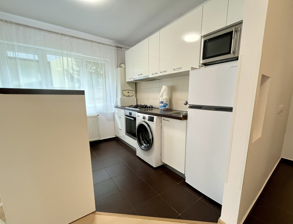 Apartament 3 camere la prima închiriere, proaspăt renovat în Zorilor