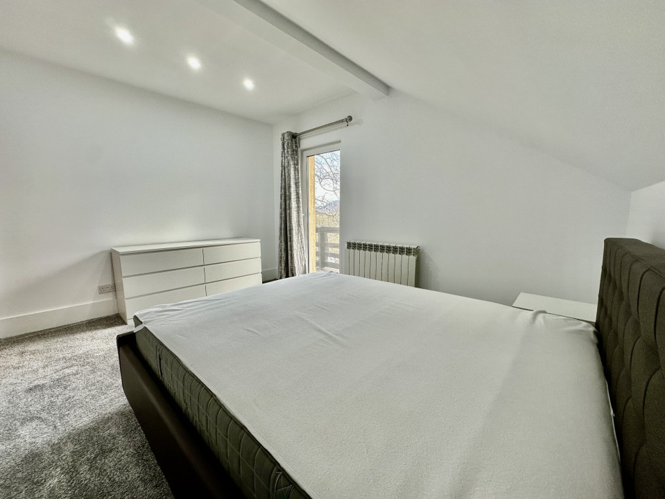 Vilă de lux cu vedere la Munții Bucegi, aproape de Castelul Bran, COMISION 0%!!