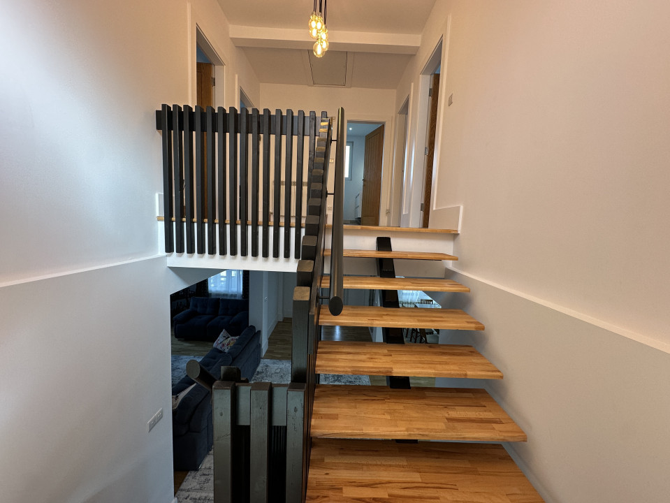 Vilă de lux cu vedere la Munții Bucegi, aproape de Castelul Bran, COMISION 0%!!