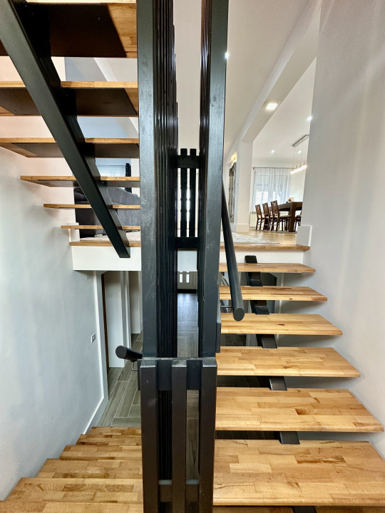 Vilă de lux cu vedere la Munții Bucegi, aproape de Castelul Bran, COMISION 0%!!