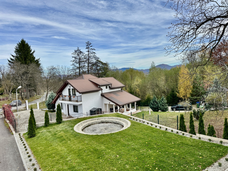 Vilă de lux cu vedere la Munții Bucegi, aproape de Castelul Bran, COMISION 0%!!