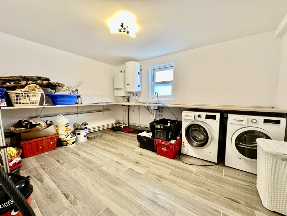 Vilă de lux cu vedere la Munții Bucegi, aproape de Castelul Bran, COMISION 0%!!